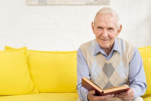 medium-shot-old-man-reading-book_23-2148239004 | مستشفى الأطباء المتحدون | جدة | احجز الآن